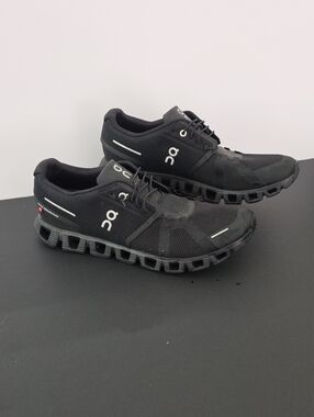 On Running Cloud Women's Black Mesh Cloud Sneakers